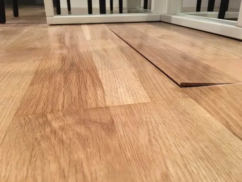 reparación de suelos en madrid tarima flotante levantada por humedad