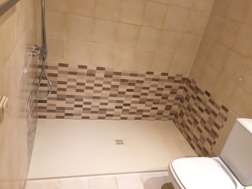 empresa-cambio-de-banera-por-plato-de-ducha-en-las-rozas empresa Cambio de bañera por plato de ducha en Las Rozas